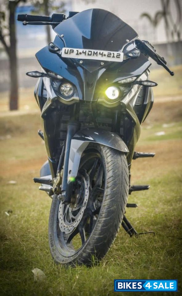 Bajaj Pulsar RS 200