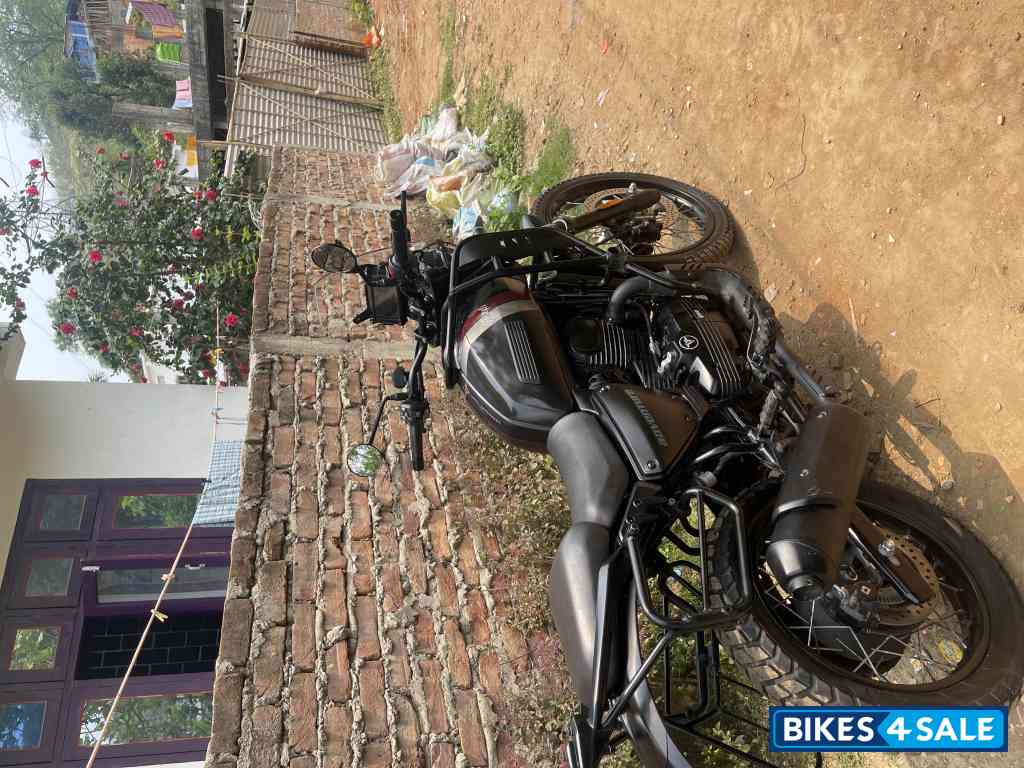 Yezdi Adventure Matte