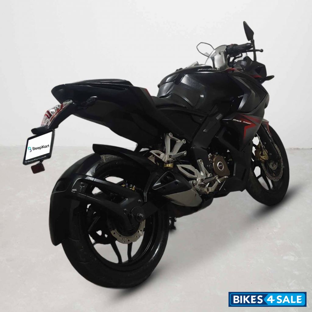 Bajaj Pulsar RS 200