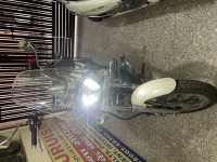 White Bajaj Avenger Cruise 220
