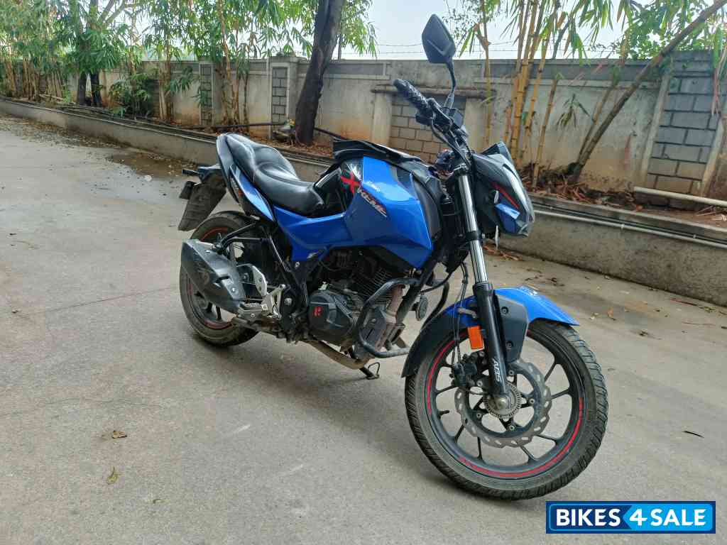 Vibrant Blue Hero Xtreme 160R BS6
