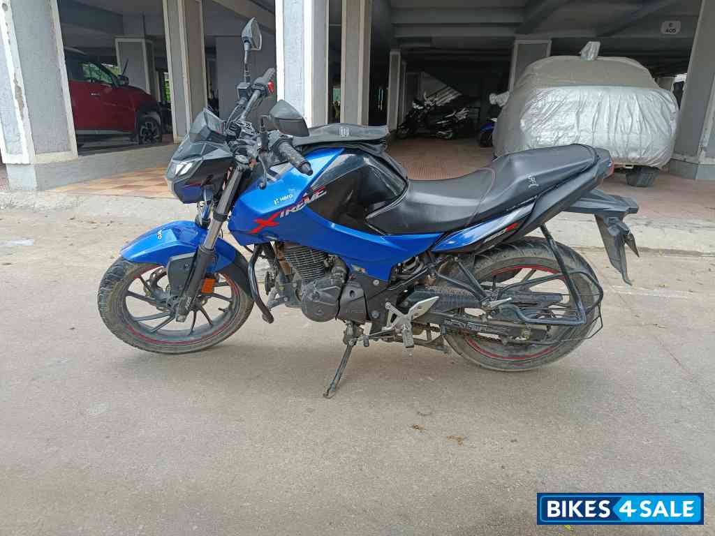 Vibrant Blue Hero Xtreme 160R BS6