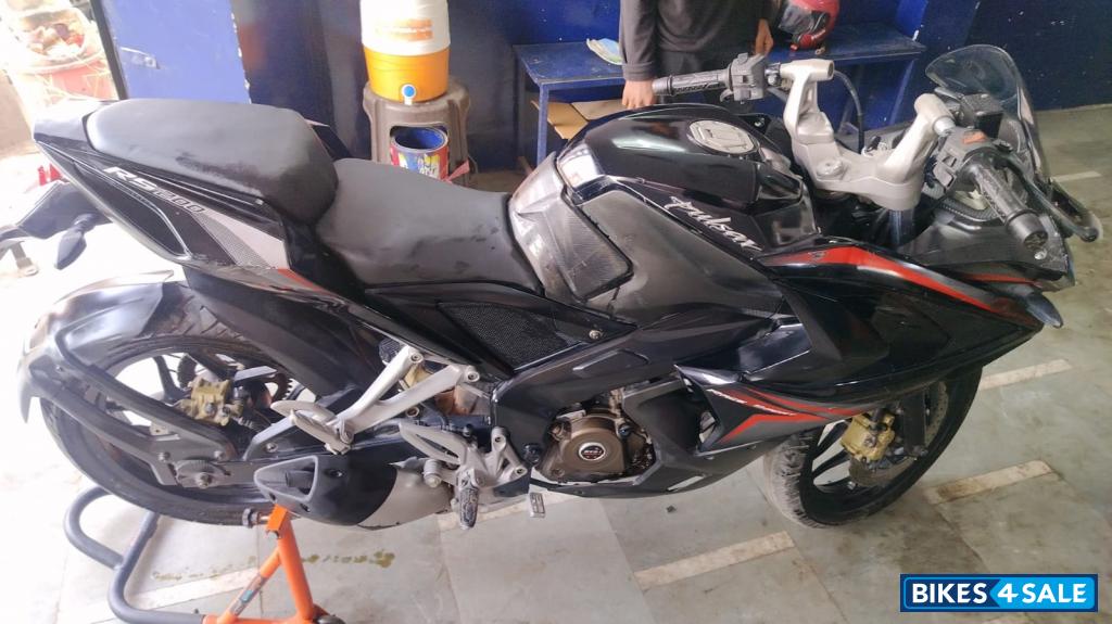 Bajaj Pulsar RS 200