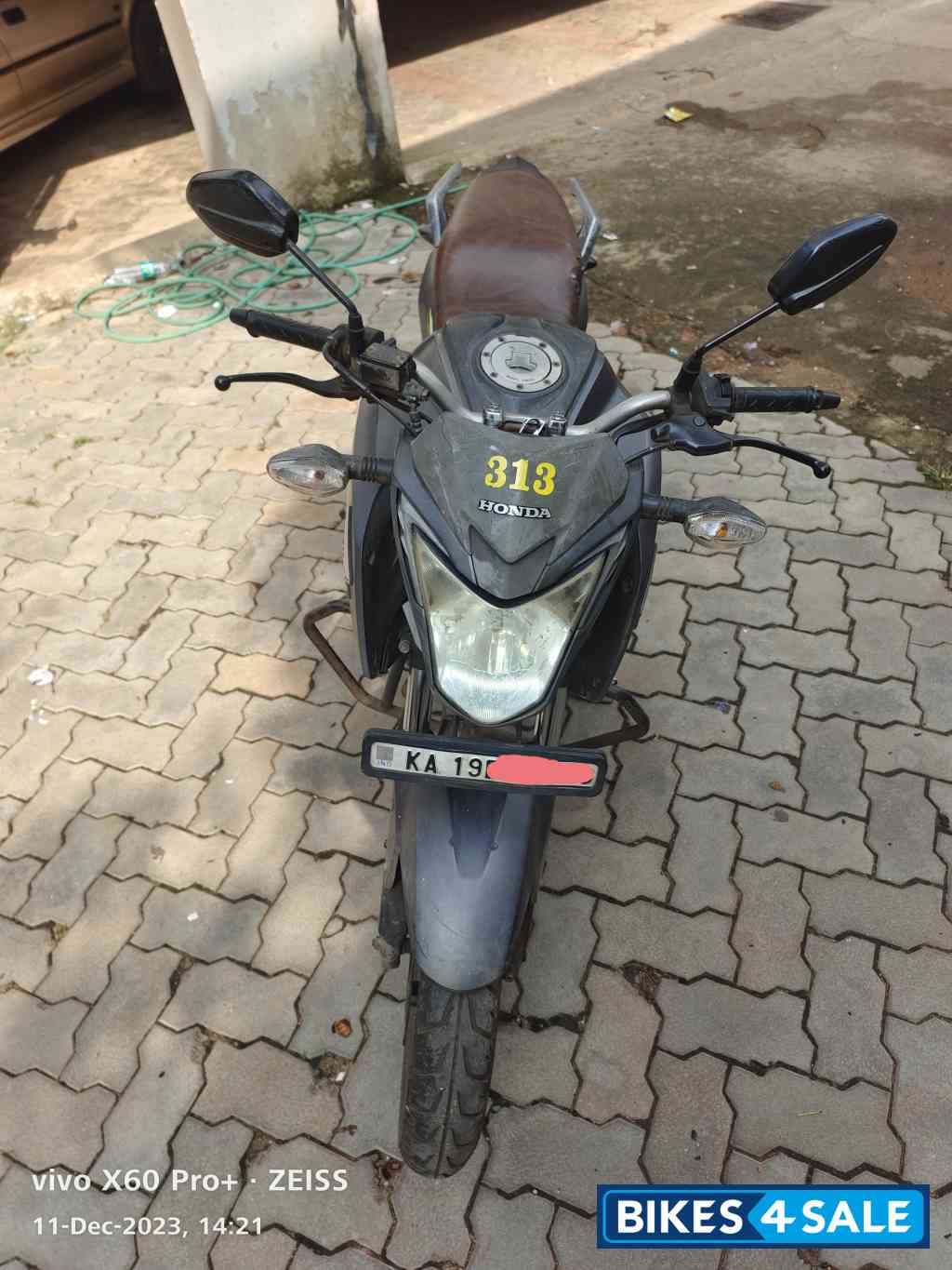 Green Honda CB Hornet 160R