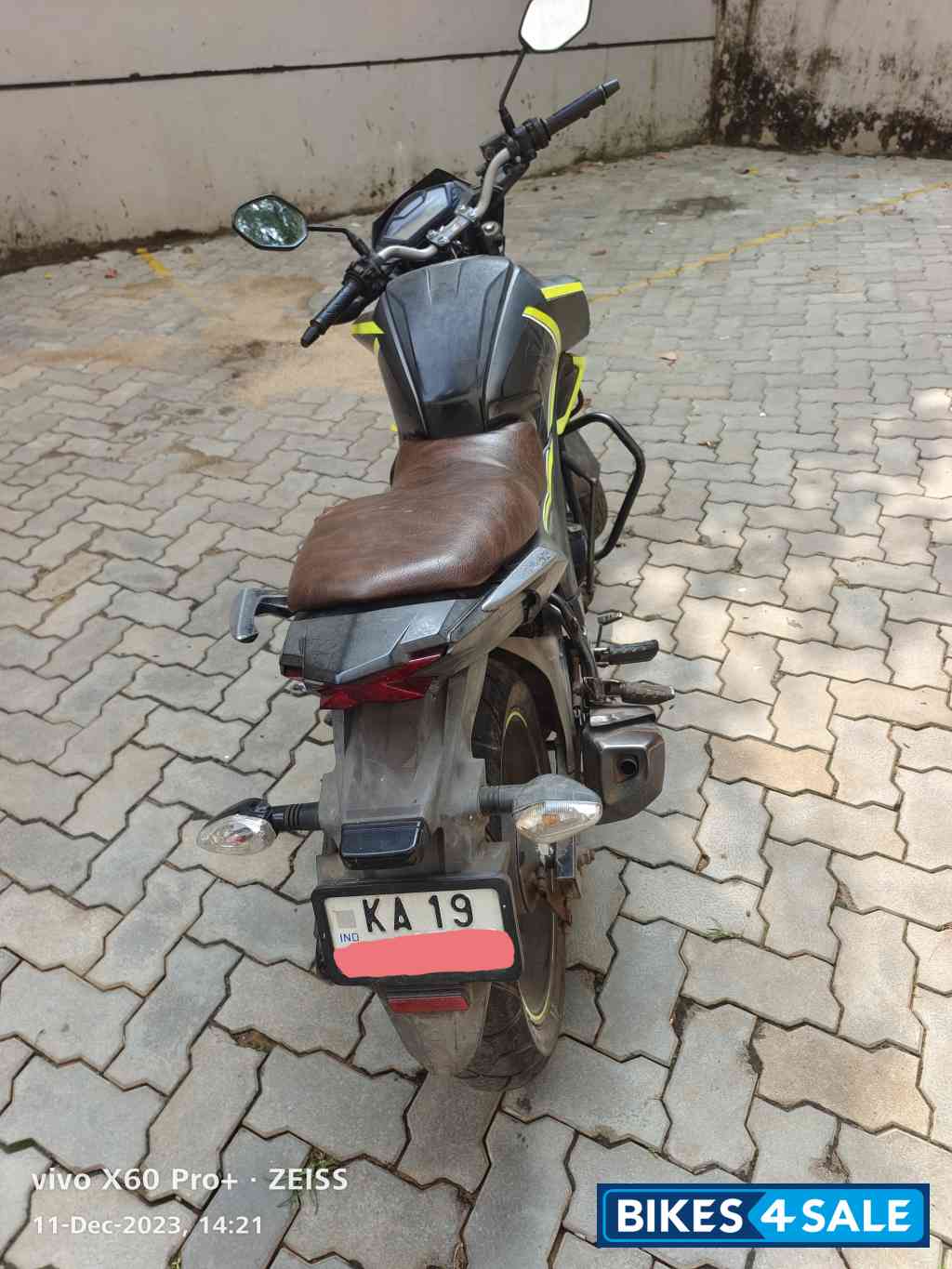 Green Honda CB Hornet 160R