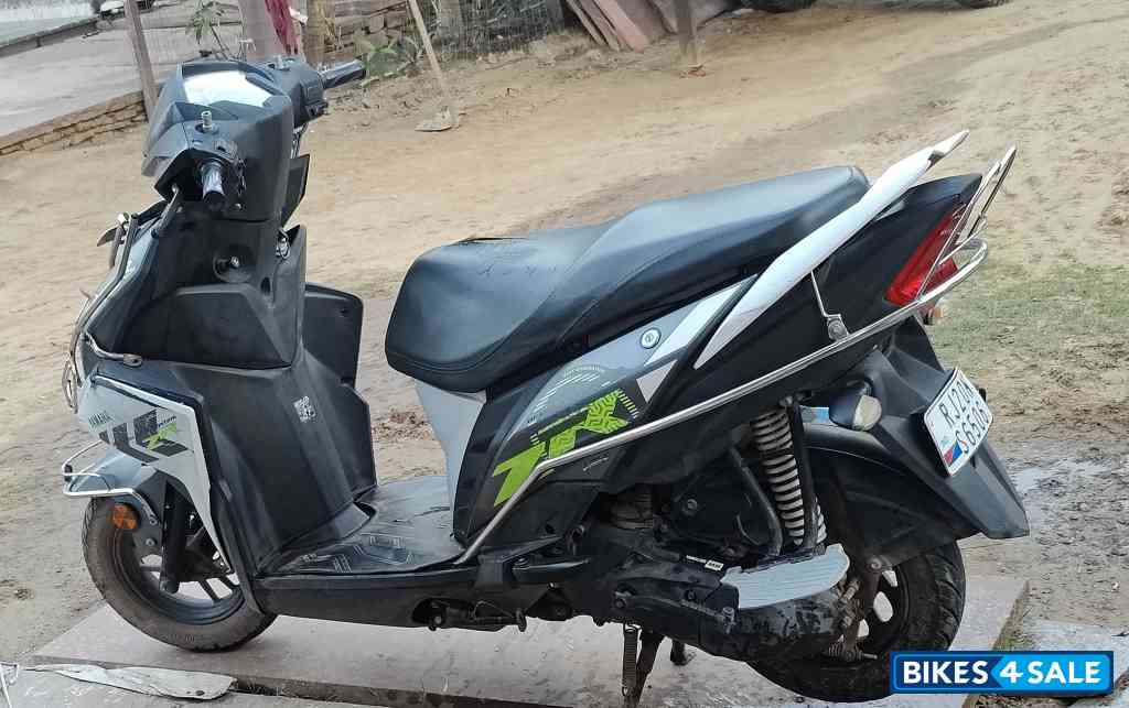 Yamaha Cygnus Ray ZR