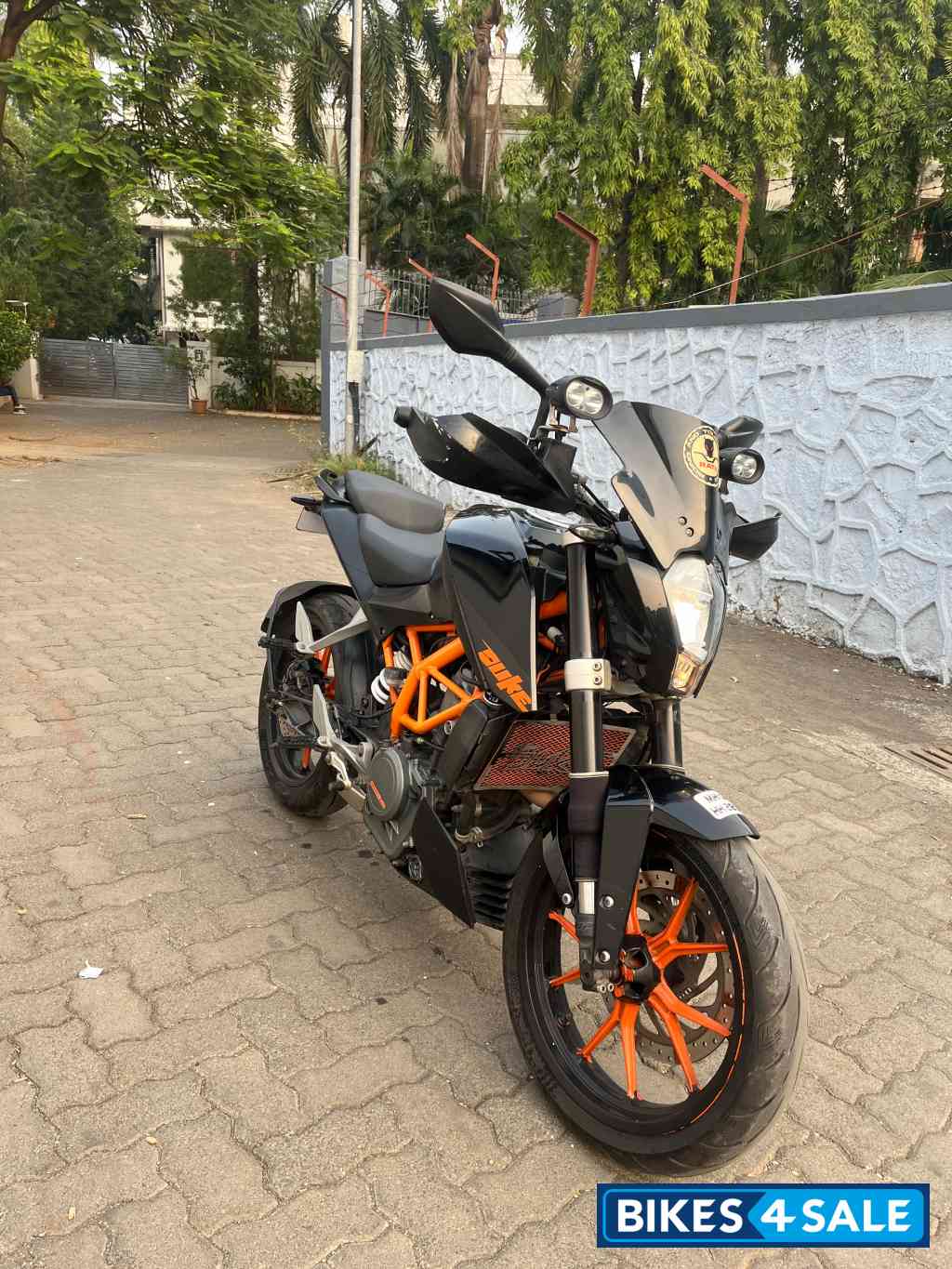 Black & Orange KTM Duke 390
