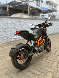 Black & Orange KTM Duke 390