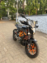 Black & Orange KTM Duke 390