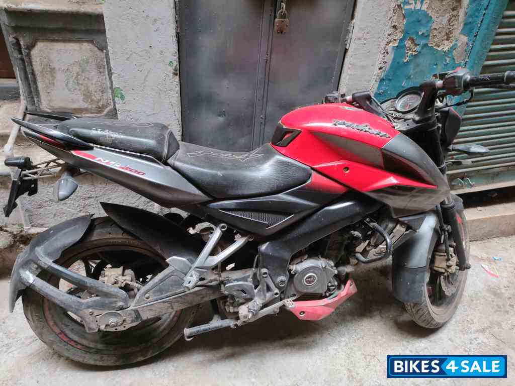 Red Gray Bajaj Pulsar 200 NS