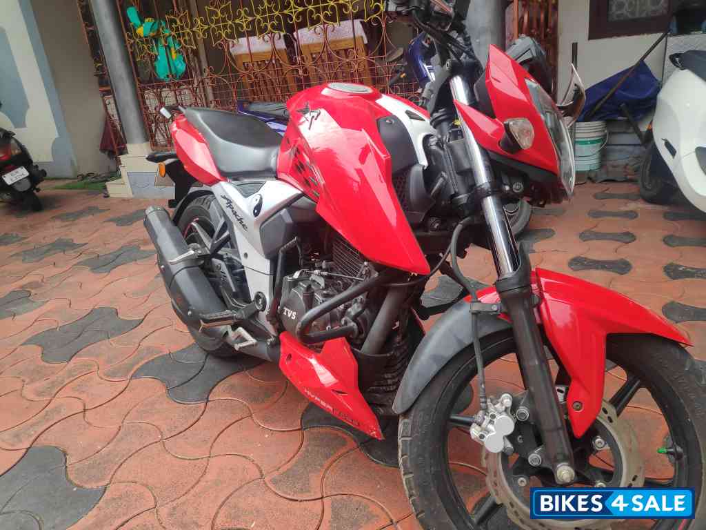 TVS Apache RTR 160 4V BS6