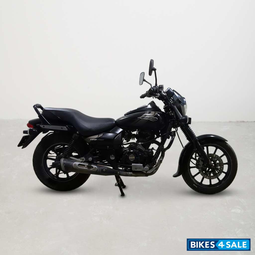 Bajaj Avenger Street 180