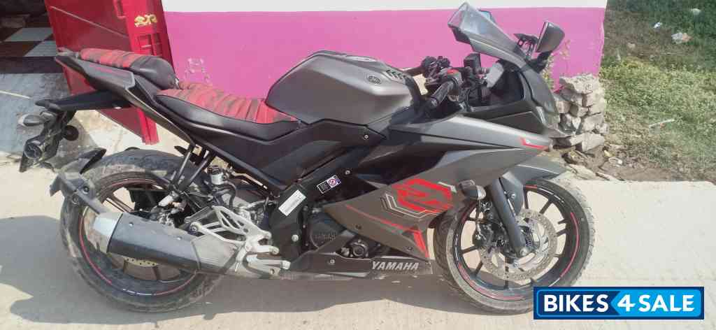 Thunder Grey Yamaha YZF R15 V3 BS6