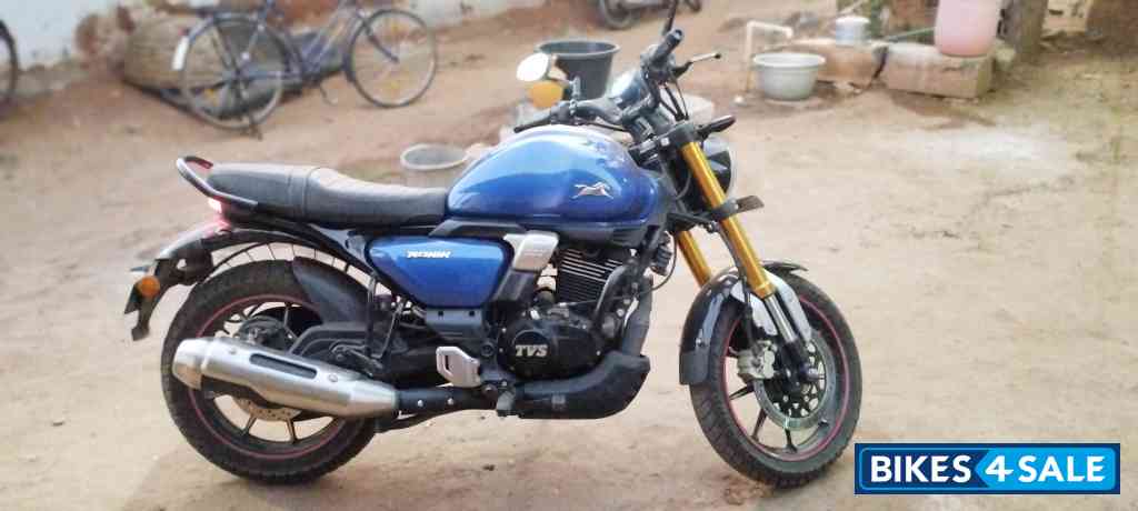 TVS Ronin DS