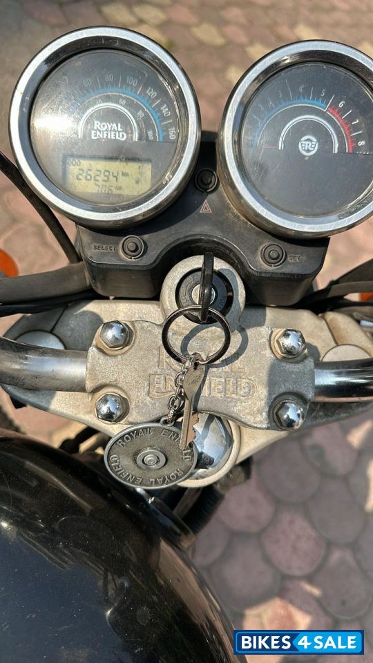 Black Royal Enfield Thunderbird 350