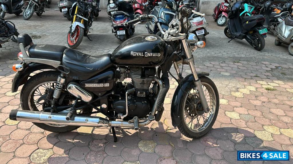 Black Royal Enfield Thunderbird 350
