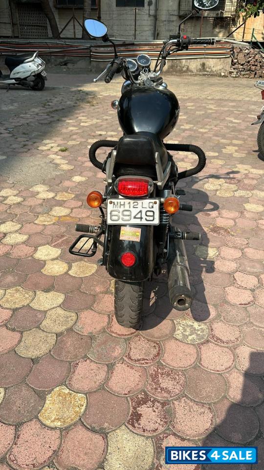 Black Royal Enfield Thunderbird 350