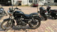 Black Royal Enfield Thunderbird 350