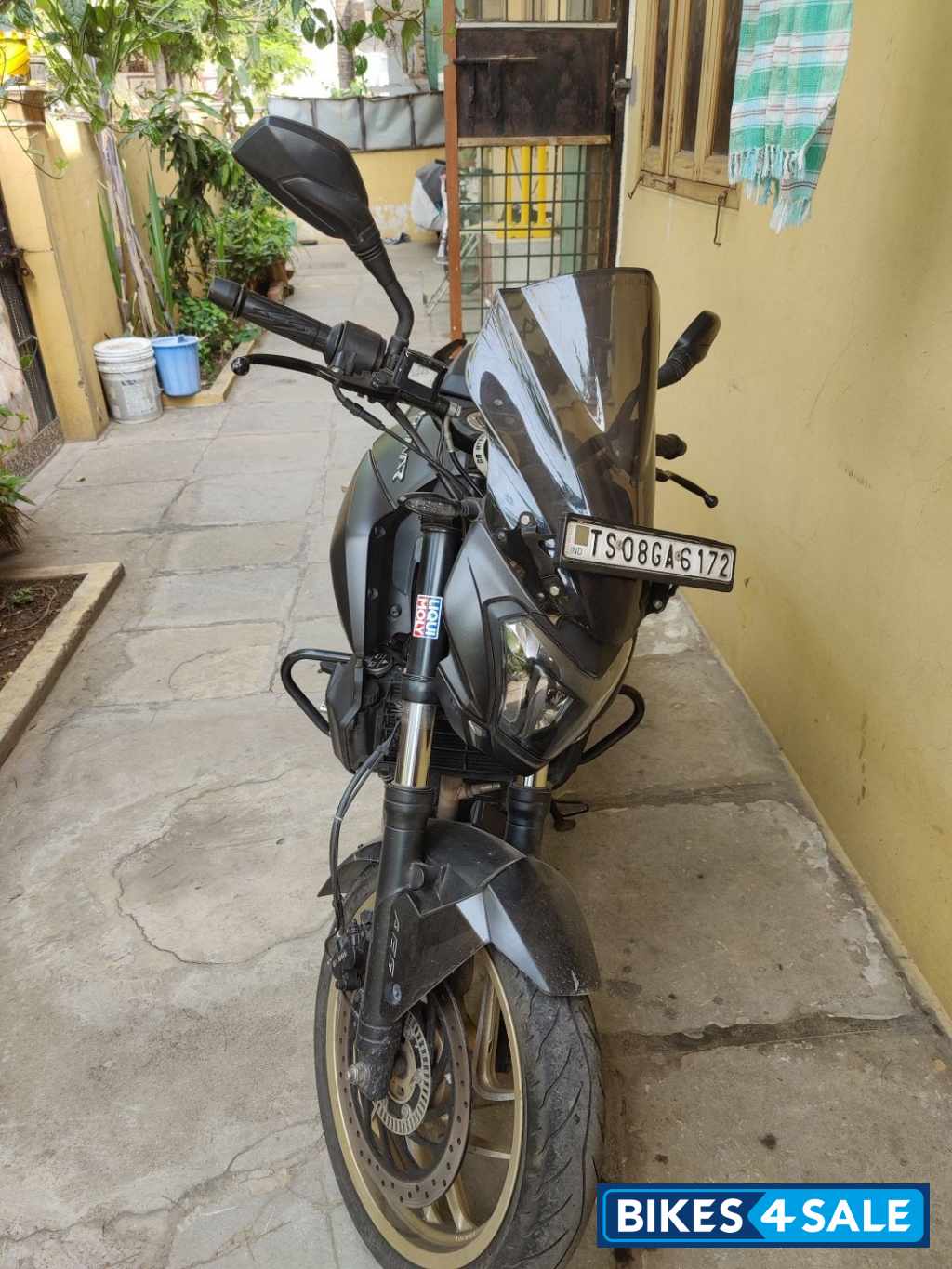 Bajaj Dominar 400