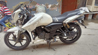 White TVS Apache RTR 180
