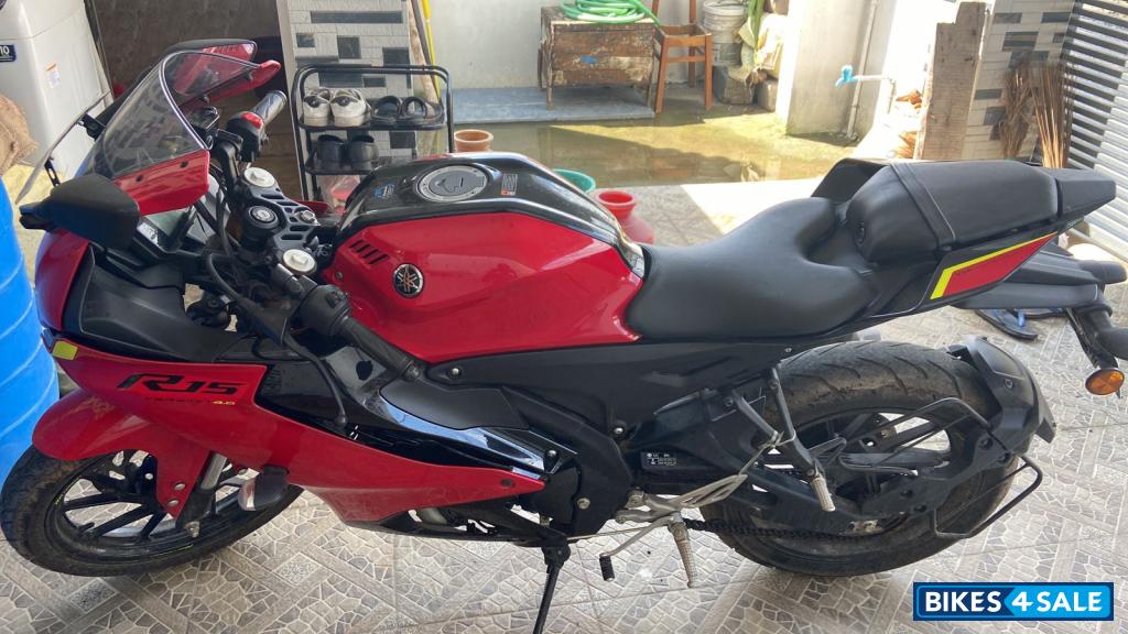 Yamaha R15 V4