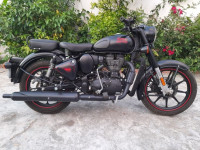 Stealth Black Royal Enfield Classic Stealth Black