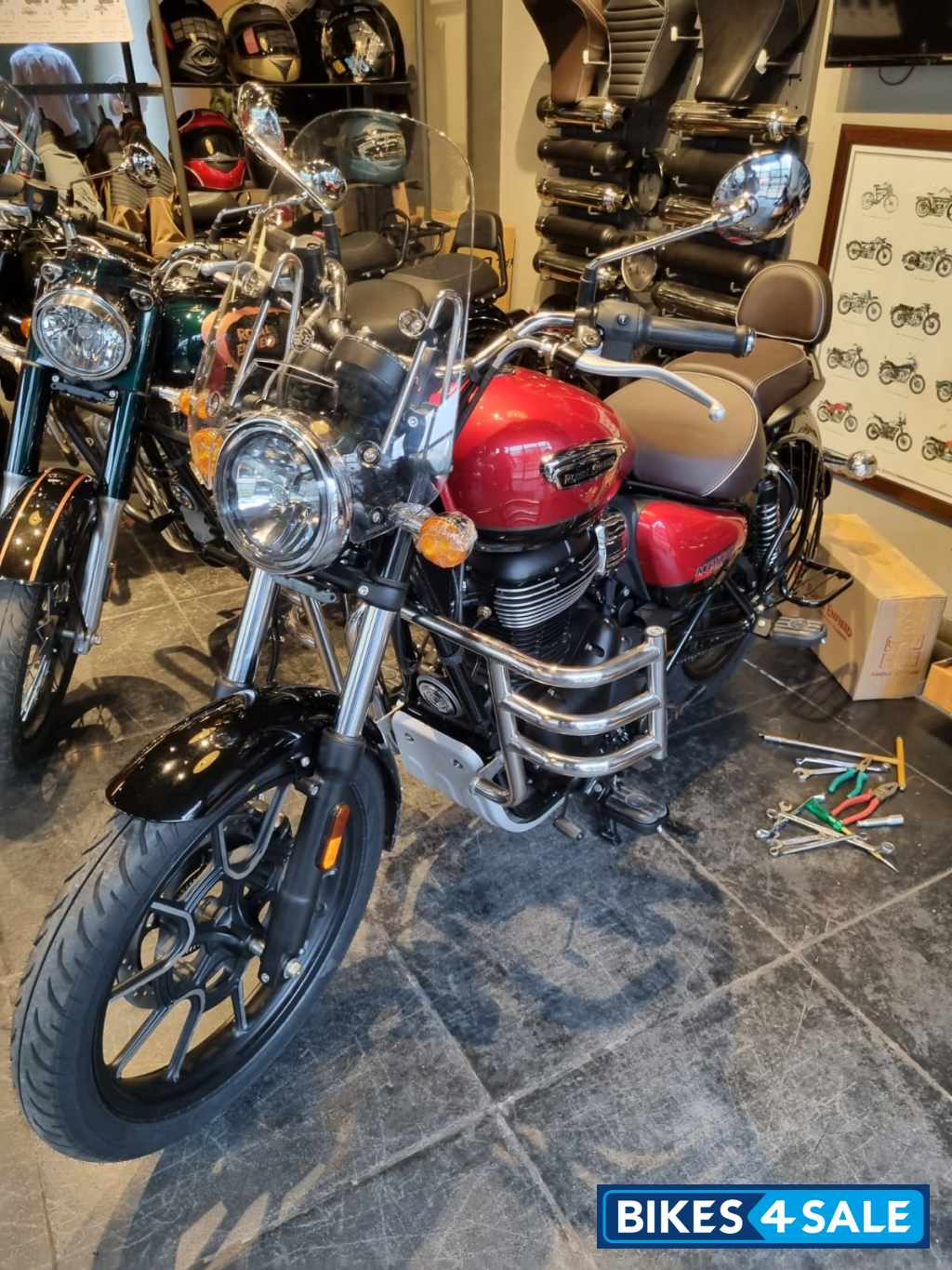 Royal Enfield Meteor 350 Supernova
