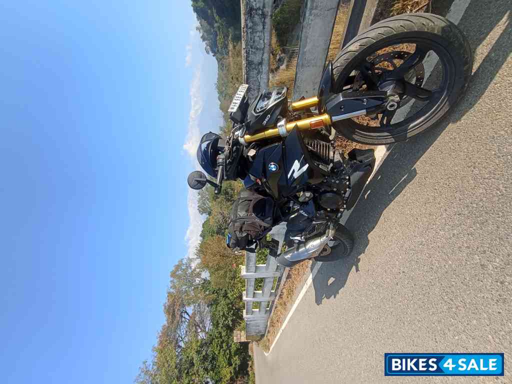 Black BMW G 310 R