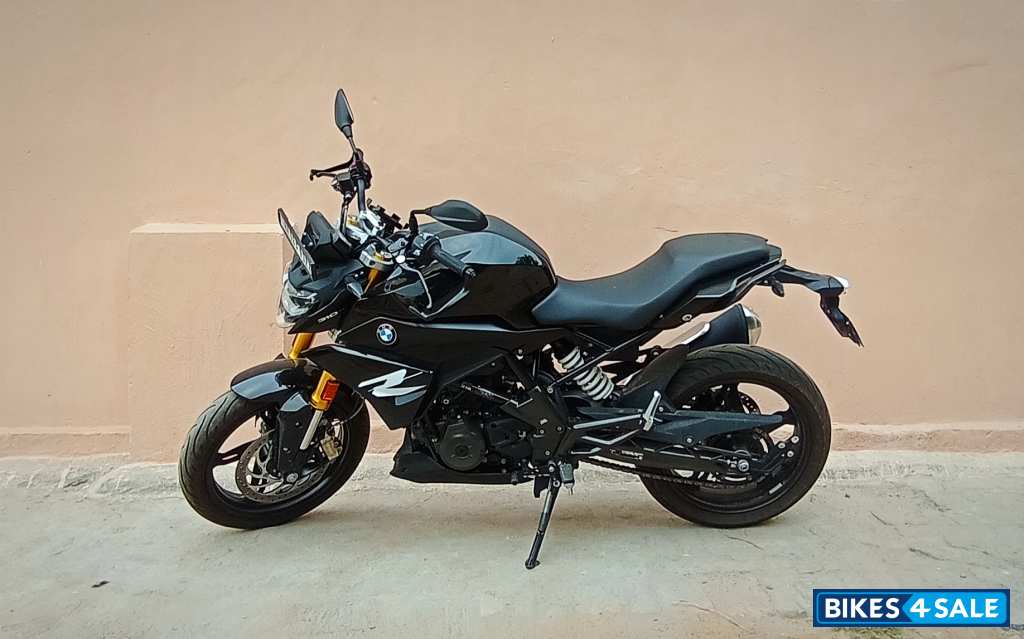 Black BMW G 310 R Black BMW G 310 R