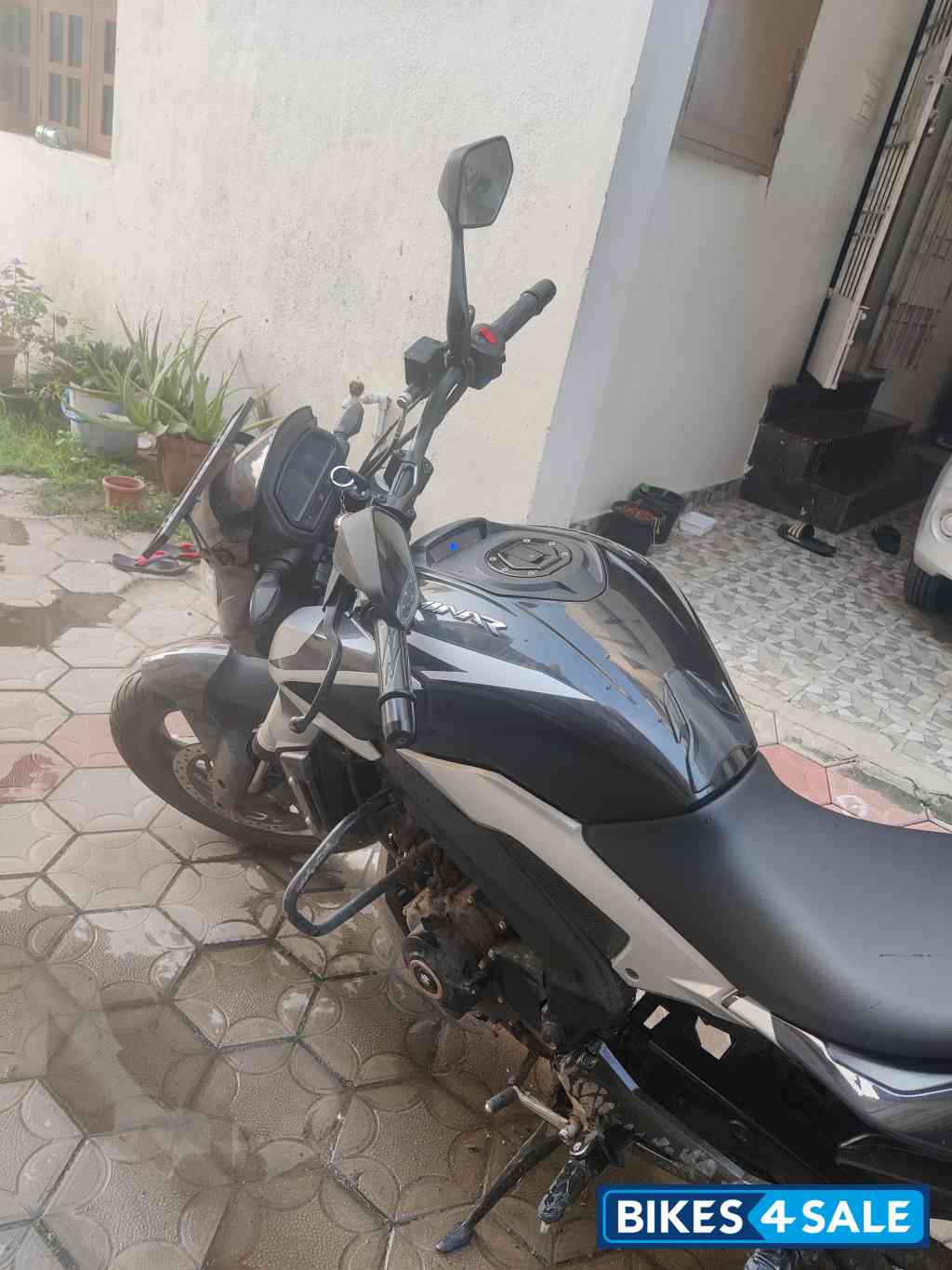 Bajaj Dominar 250 2022