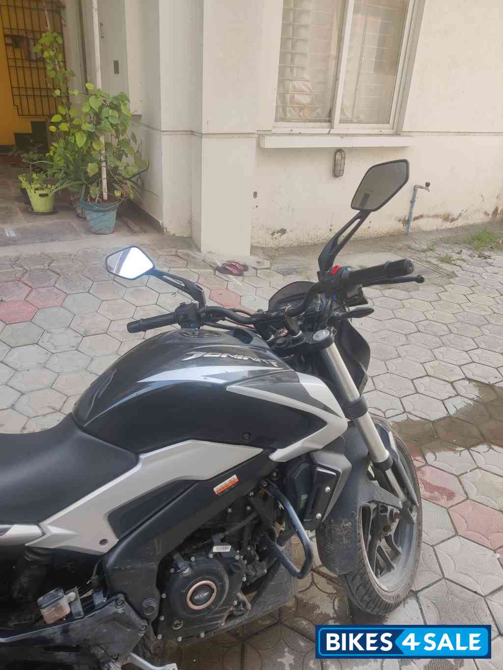 Bajaj Dominar 250 2022