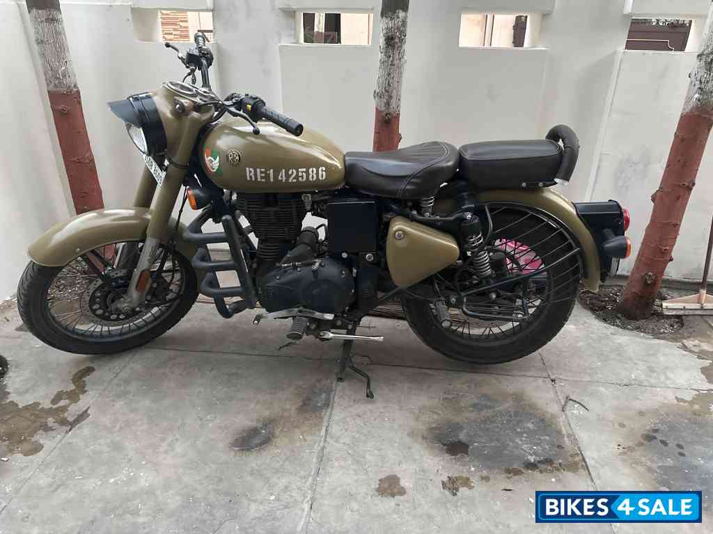 Stand Storm Green Royal Enfield Stand Storm Green Royal Enfield