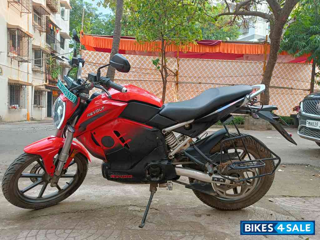 Revolt RV 400 Revolt RV 400