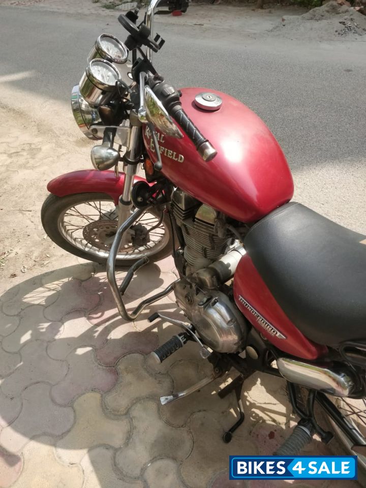 Red Royal Enfield Thunderbird TwinSpark 350