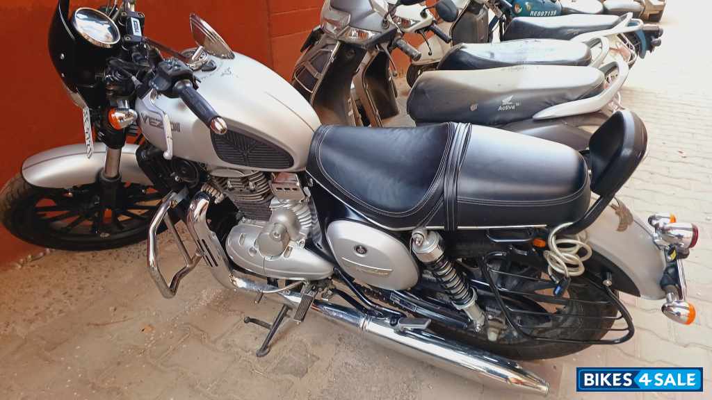 Yezdi Roadster Chrome