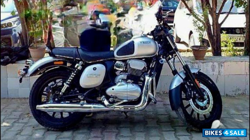 Yezdi Roadster Chrome