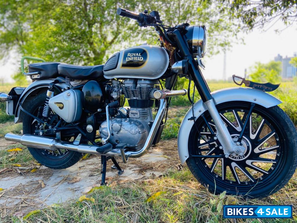 Silver Royal Enfield Classic 350