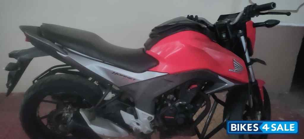 Honda CB Hornet 160R ABS
