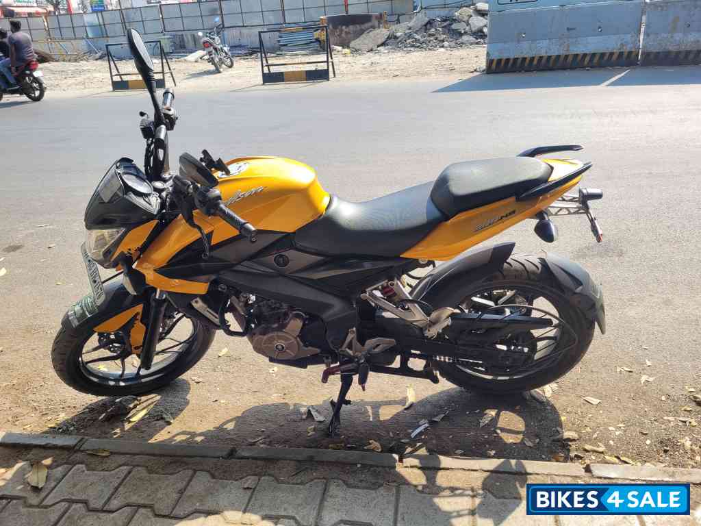 Yellow Bajaj Pulsar 200 NS