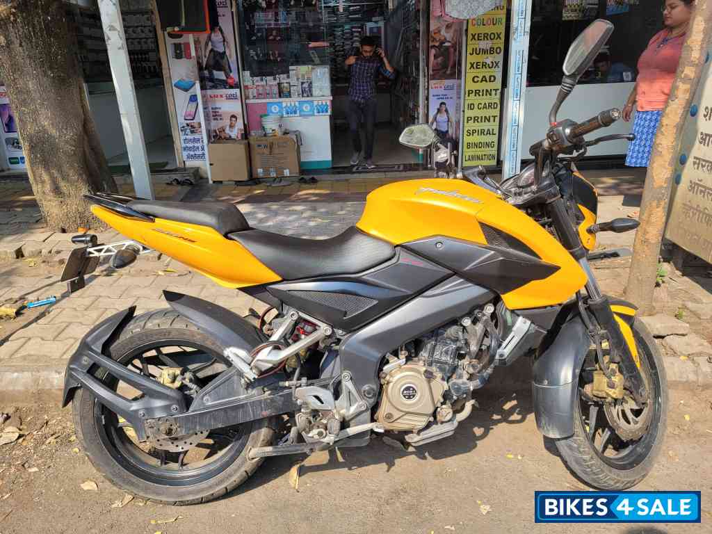 Yellow Bajaj Pulsar 200 NS