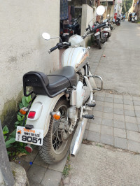 Ideal Jawa Yezdi Classic