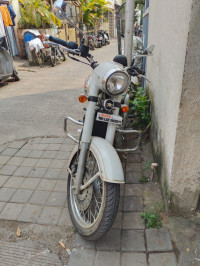 Ideal Jawa Yezdi Classic