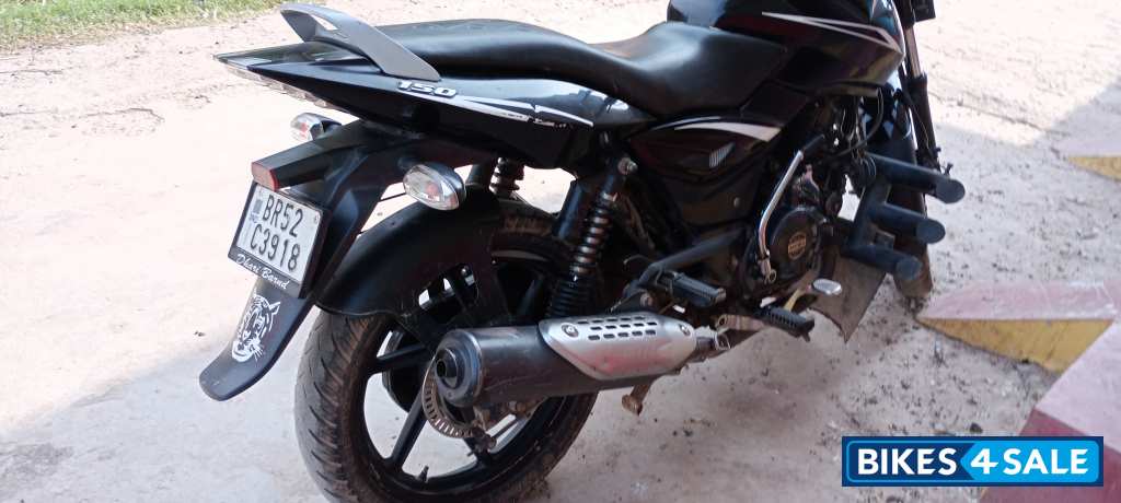 Bajaj Pulsar 150 Neon