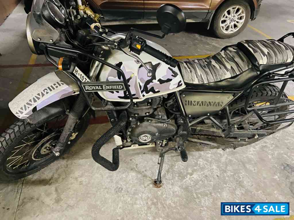 Snowwhite Royal Enfield Himalayan