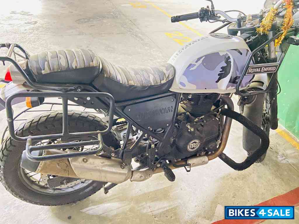 Snowwhite Royal Enfield Himalayan