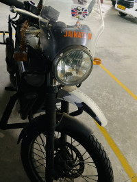 Snowwhite Royal Enfield Himalayan