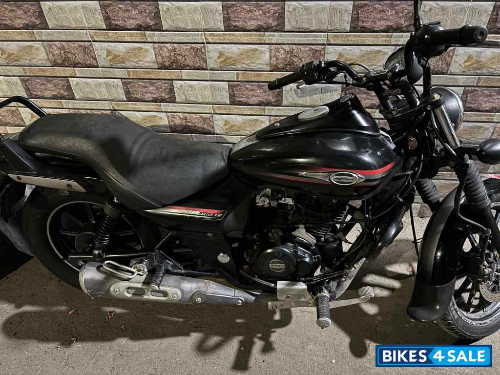 Black Bajaj Avenger Street 220