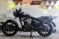 Matt Black Royal Enfield 2022 Meteor 350