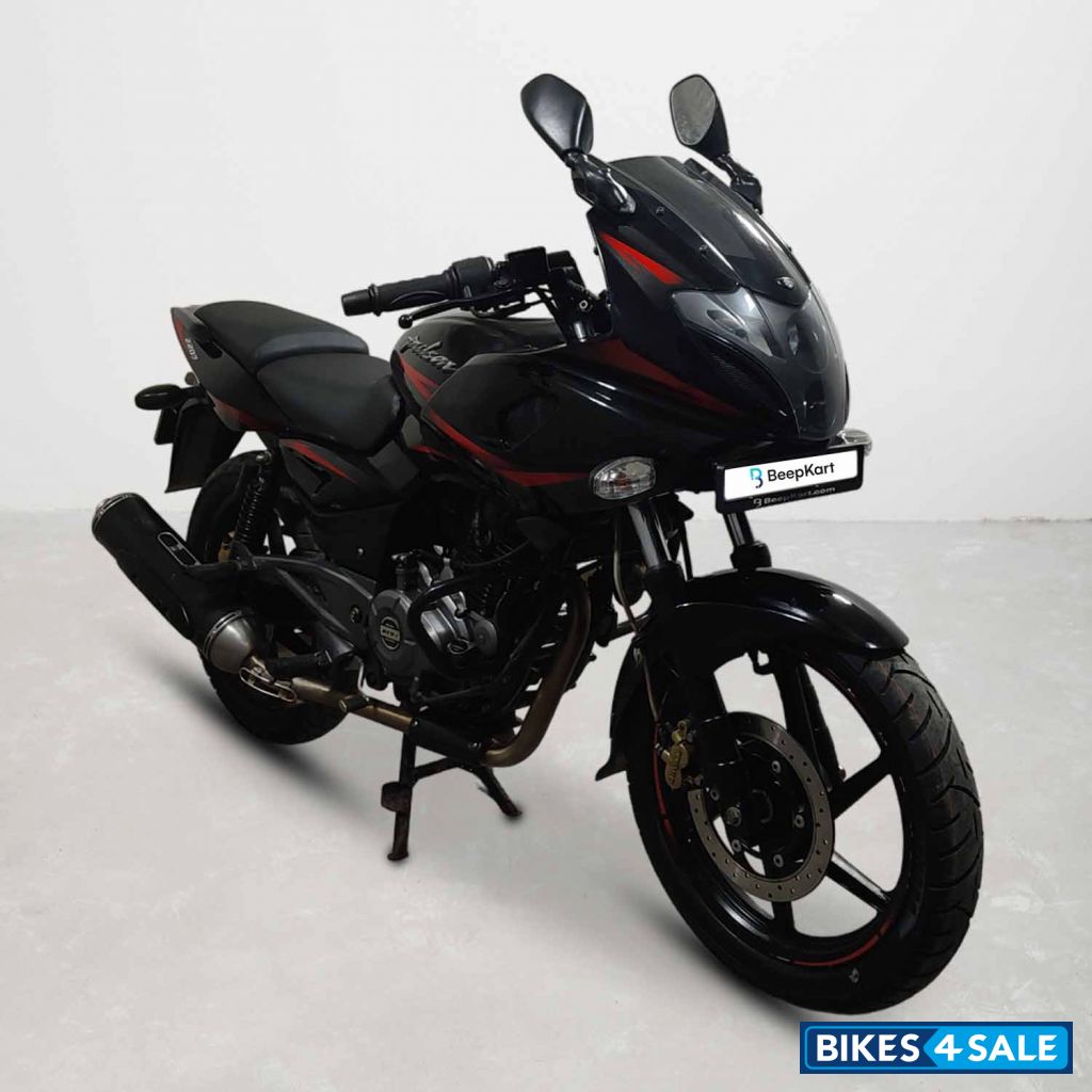 Bajaj Pulsar 220F