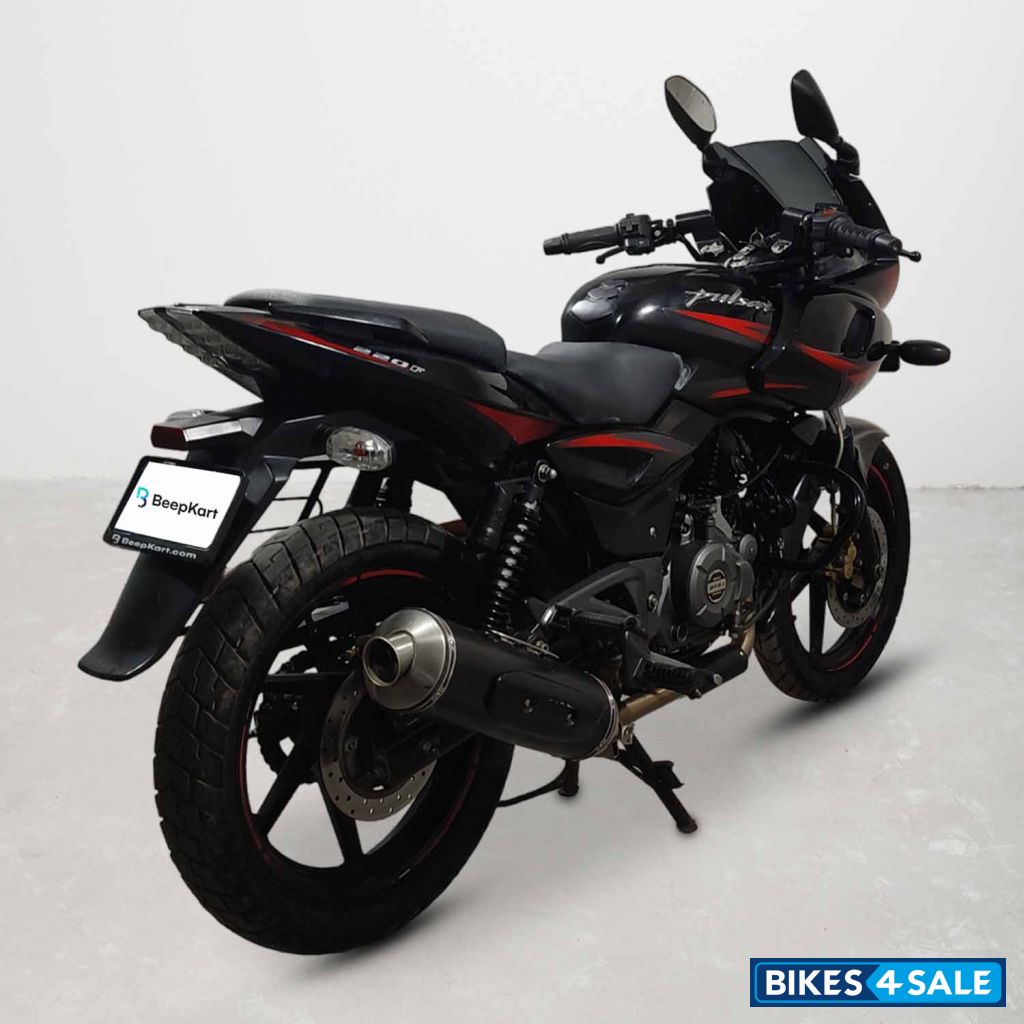 Bajaj Pulsar 220F